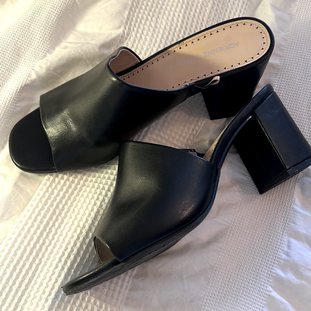 Adrienne Vittadini - Chunky heel sandals